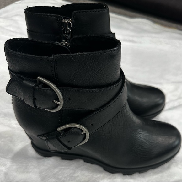 Sorel Women's Joan of Arctic Wedge II Buckle Boot - Light Rain - Waterproof - Picture 3 of 7